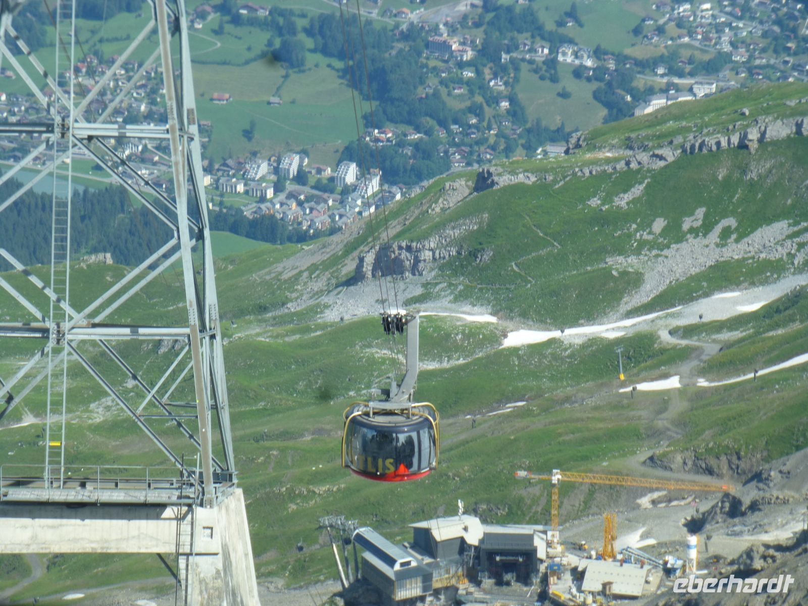 Die Gondel dreht sich während der Fahrt.