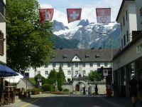 Kloster, Berge und die Einkaufsstraße – alles Wichtige auf einem Blick