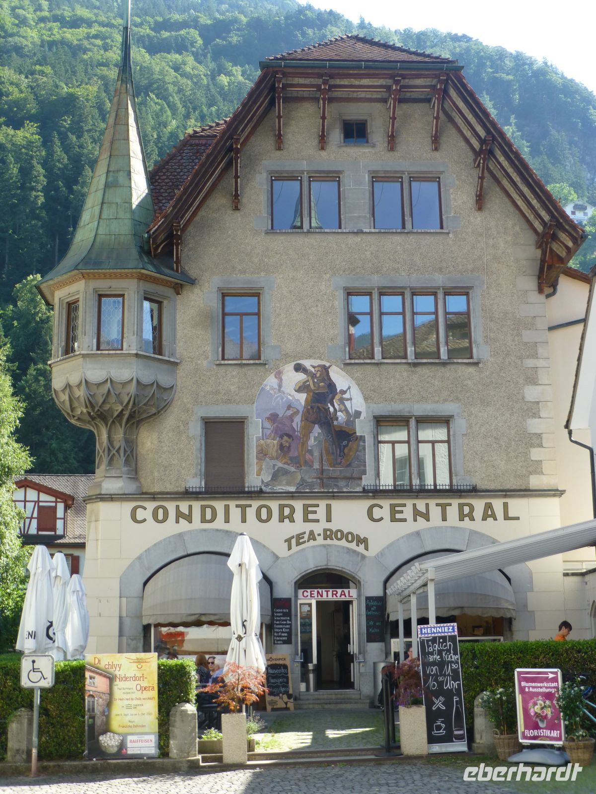 Wilhelm Tell stammt aus Altdorf, wo man mit dem Freiheitshelden auf Schritt und Tritt wirbt.