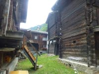 Niederwald ist ein typisches Bergdorf im Gomstal mit heute rund 50 Einwohnern.