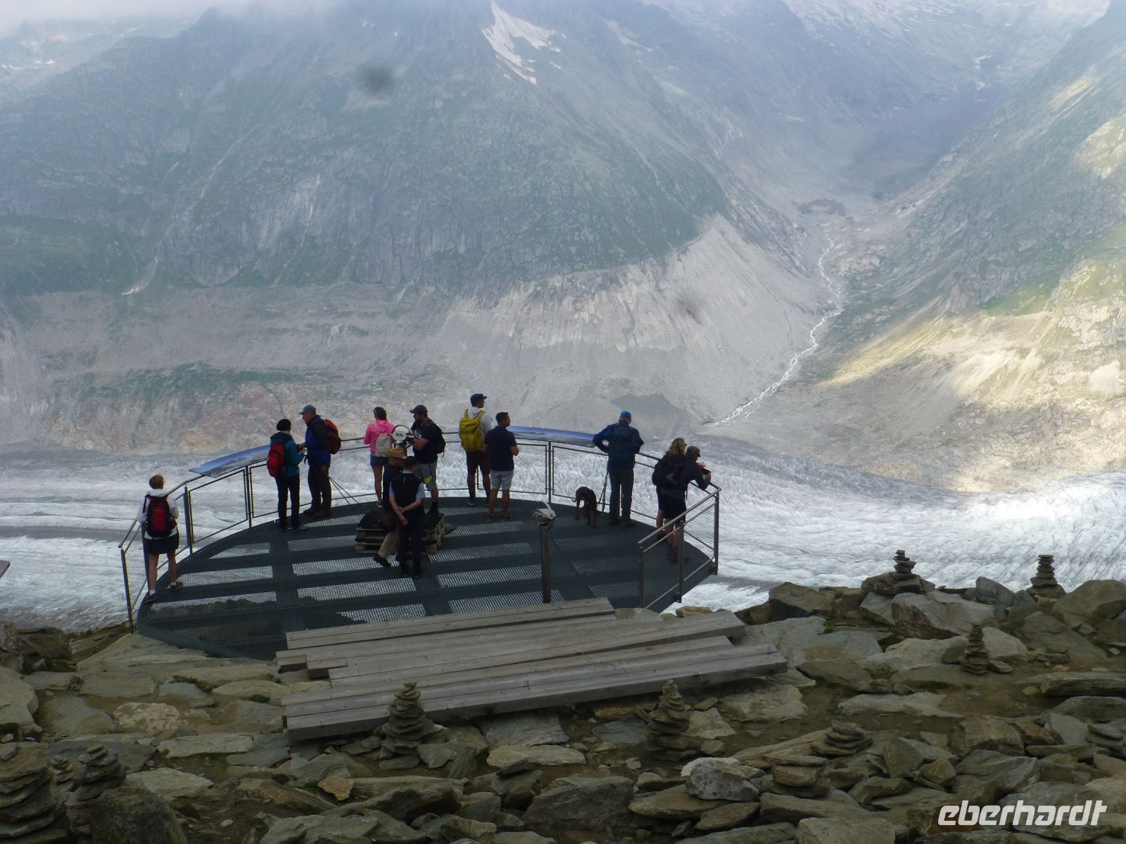 Ein gut gemachter Rundweg mit Erklärungen führt über den Gipfel des Eggishorn.