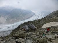 Die Moränen wirken wie mit einem Tuschepinsel aufgetragen.