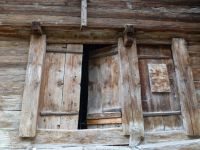 Holz ist der bestimmende Baustoff.