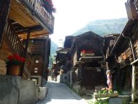 … die an einer Gasse liegt. 