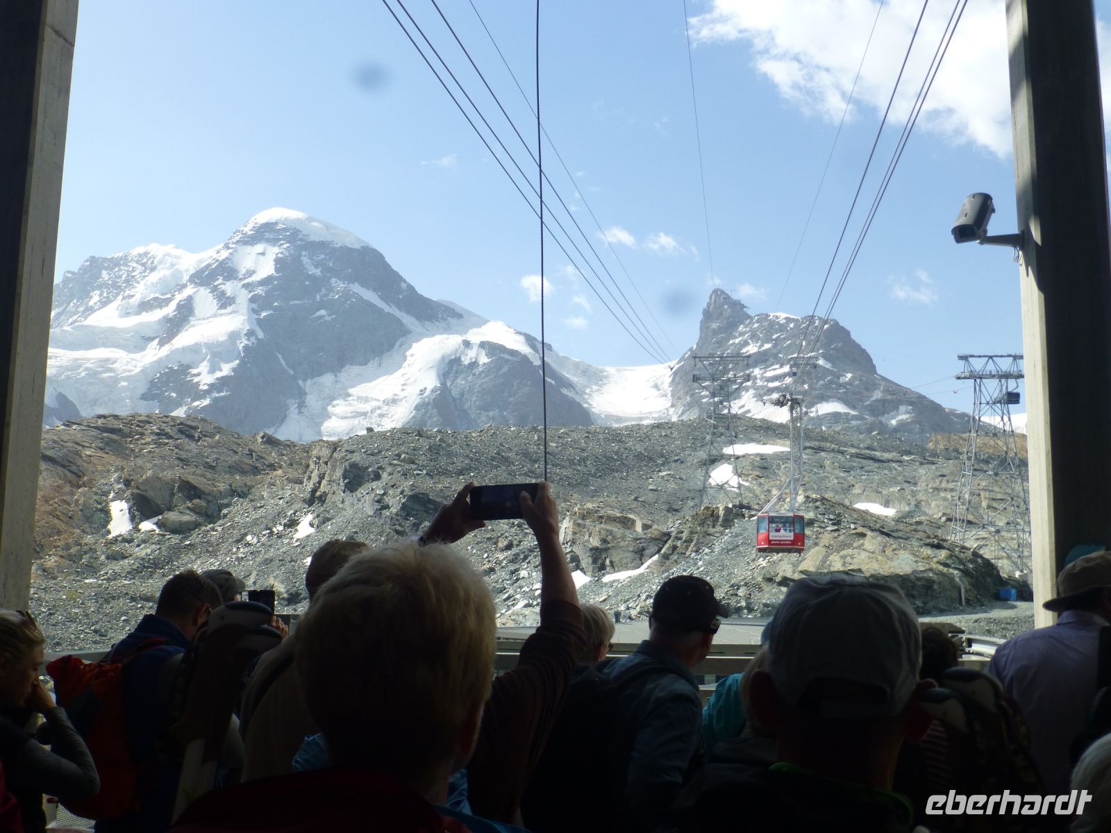 P1360722.JPGDer schneelose Zinken ist unser Ziel.