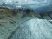 Es geht über einen der vielen Gletscher.