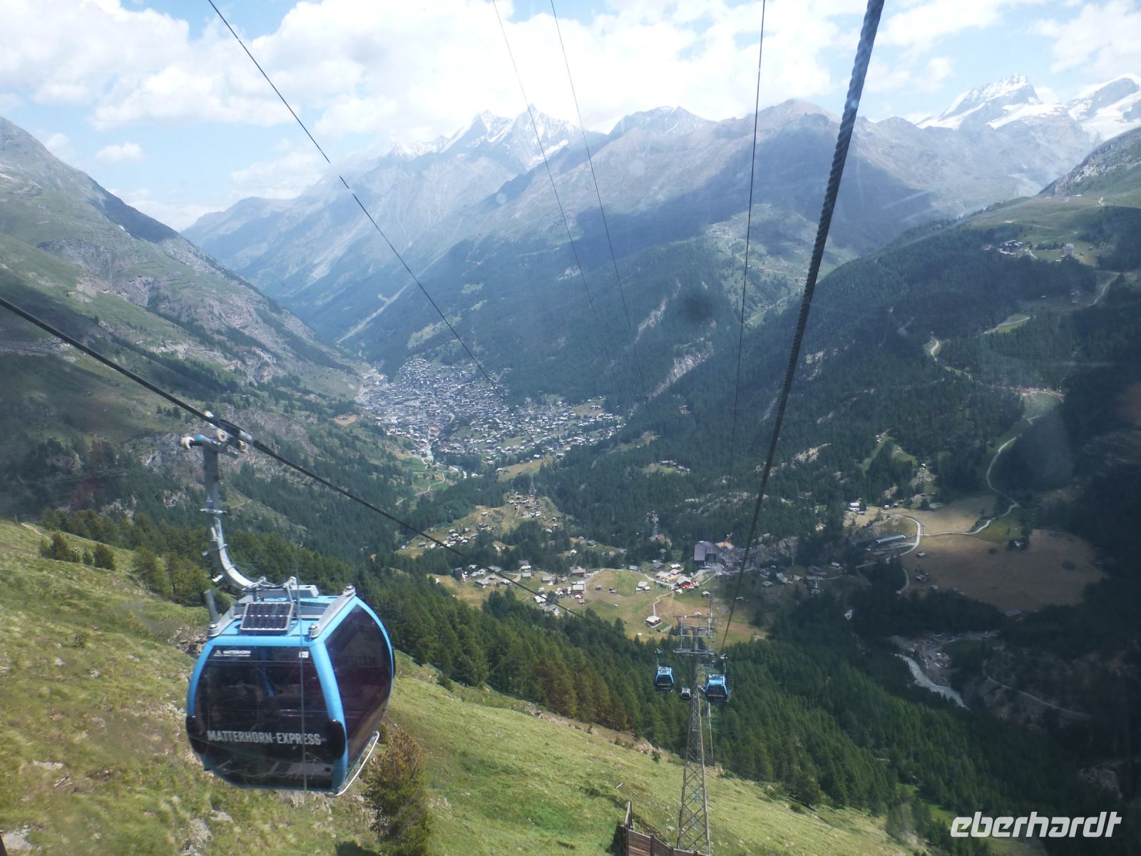 Wir gondeln wieder hinunter zu unserer Wanderung.
