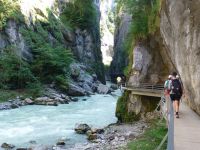 Die Felswände sind nicht so unerschütterlich, wie sie scheinen. Es kommt auch mal was ins Rollen.