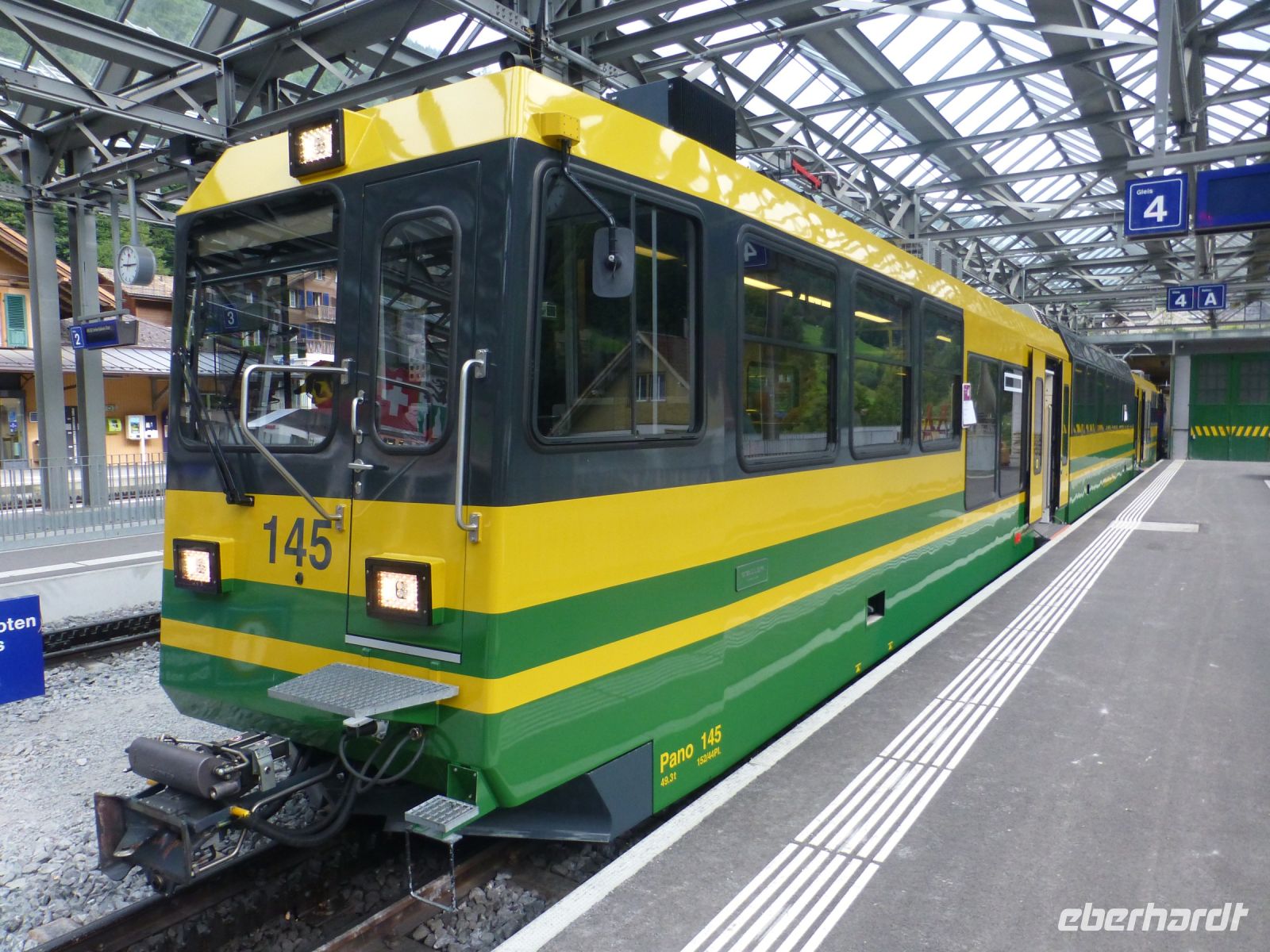 Diese schmucke Zahnradbahn bringt uns auf die Kleine Scheidegg.