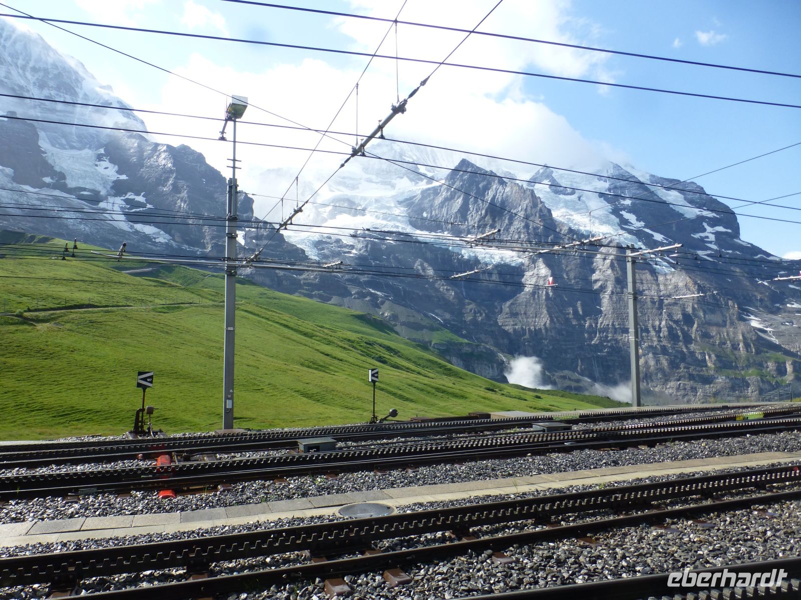 Ein Bahnhof mit Alpenpanorama …