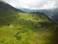 Unter den Wolken sieht man mehr.