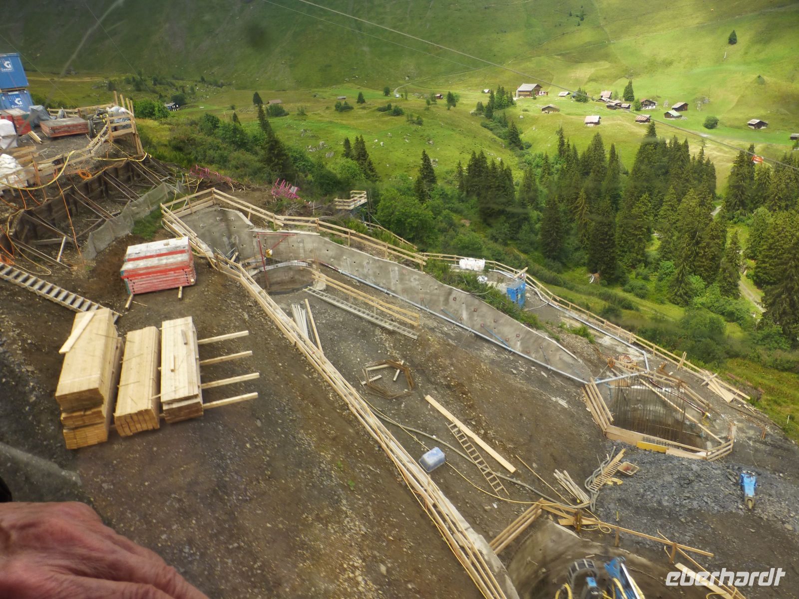 Hier wird der Pfeiler für die neue Gondelbahn verankert.