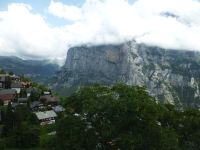 Steile Felsen, genau das Richtige für Base Jumper.