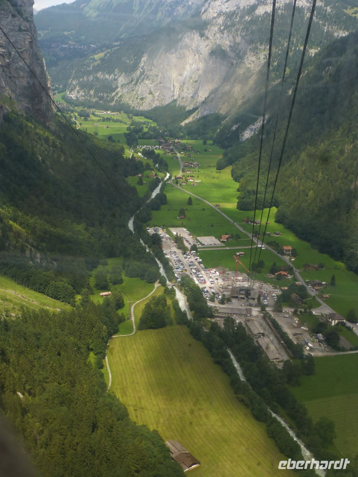 Ganz schön steil und ohne Zwischenpfeiler. 