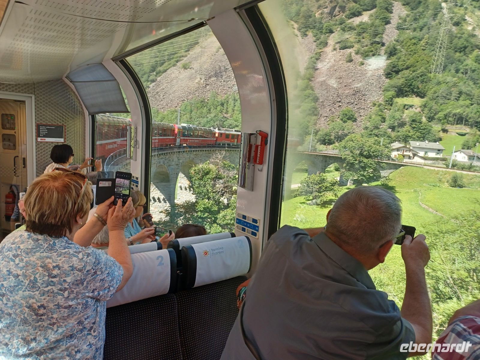 Eberhardt-Reisegäste am Kreisviadukt Brusio