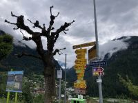 Warten auf den Glacier-Express