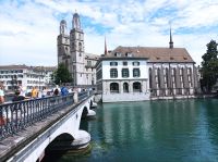 Zürich, Großmünster im Hintergrund