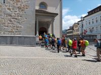Appenzell, Spaziergang entlang der Hauptgasse, Pfarrkirche St. Mauritius
