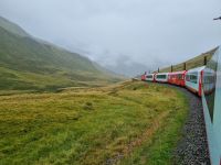 Fahrt mit dem Glacier-Express... - vom Oberalppass hinunter nach Andermatt 