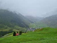 Fahrt mit dem Glacier-Express... - vom Oberalppass hinunter nach Andermatt 