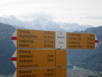 Hinweise am Harder Kulm und Blick auf Jungfrau