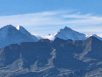 050 Fahrt mit der Brienzer Rothorn Bahn Blick zu Eiger, Mönch und Jungfrau