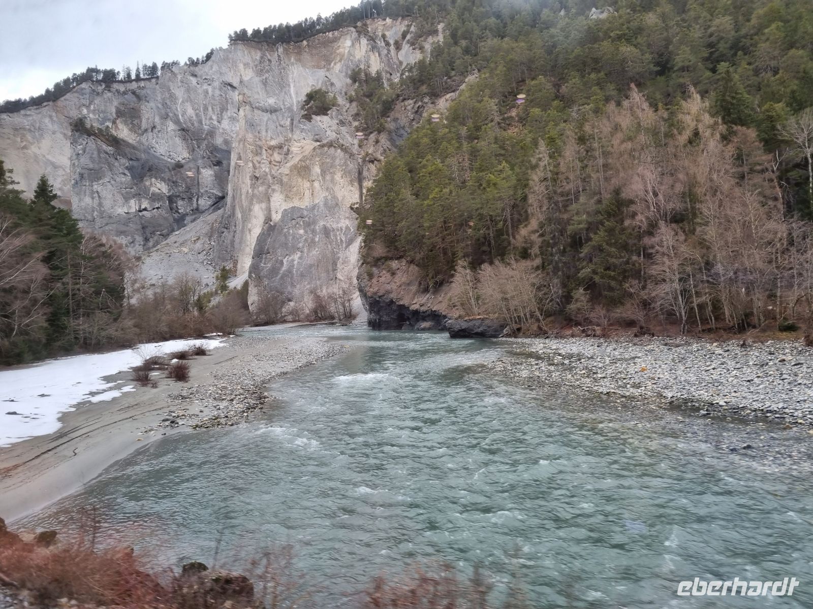 Fahrt mit der Rhätischen Bahn auf der Strecke des Glacier-Express - Rheinschlucht 