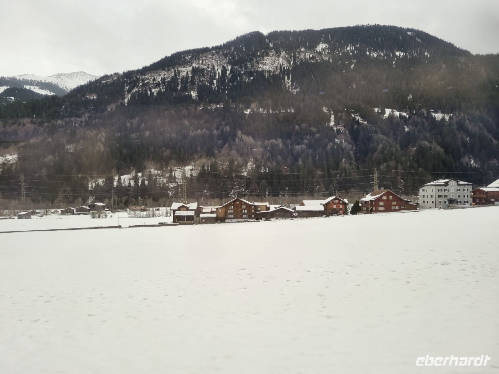 Fahrt mit der Rhätischen Bahn auf der Strecke des Glacier-Express - Vorderrheintal (Surselva)