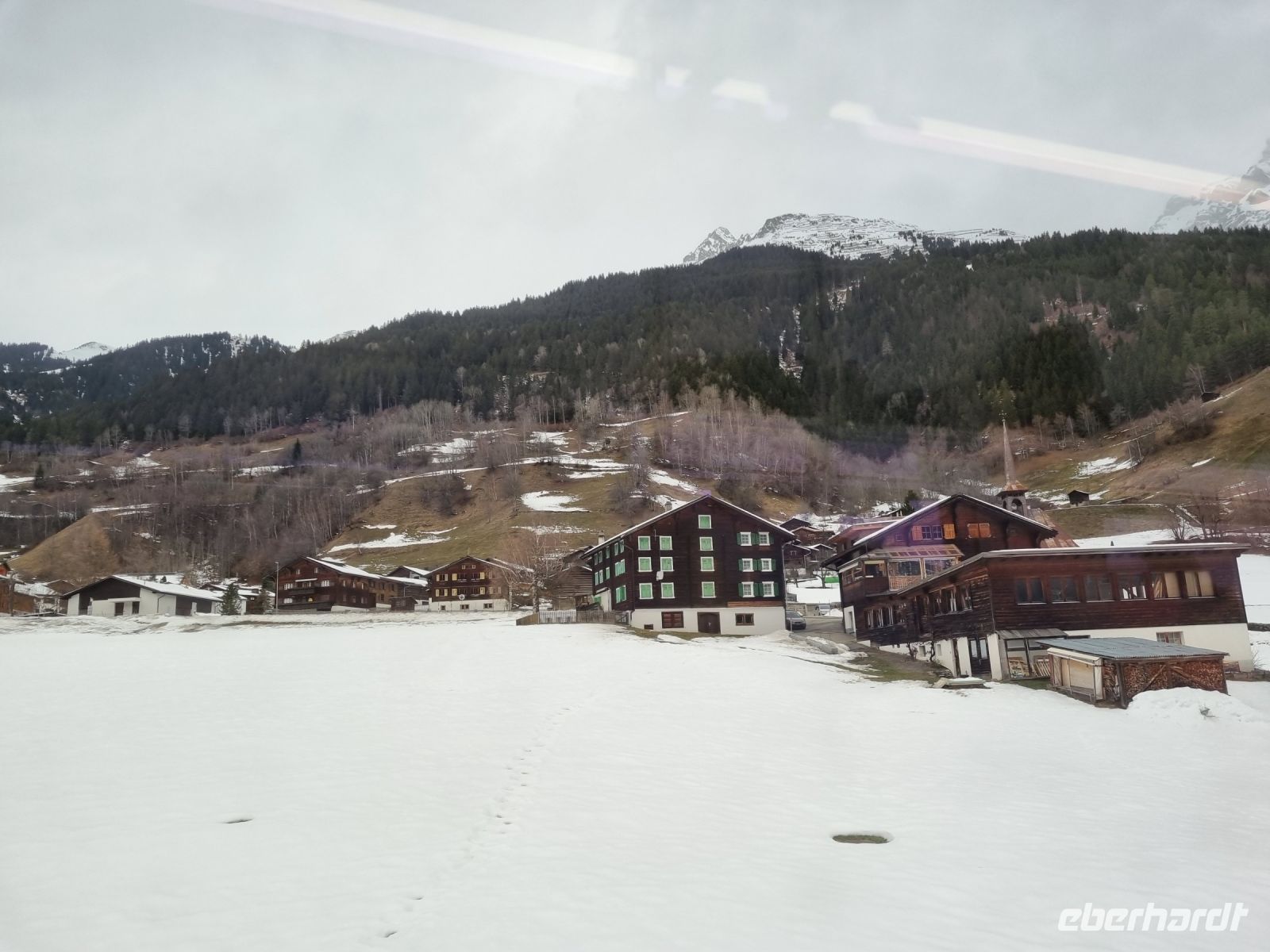 Fahrt mit der Rhätischen Bahn auf der Strecke des Glacier-Express - Vorderrheintal (Surselva)