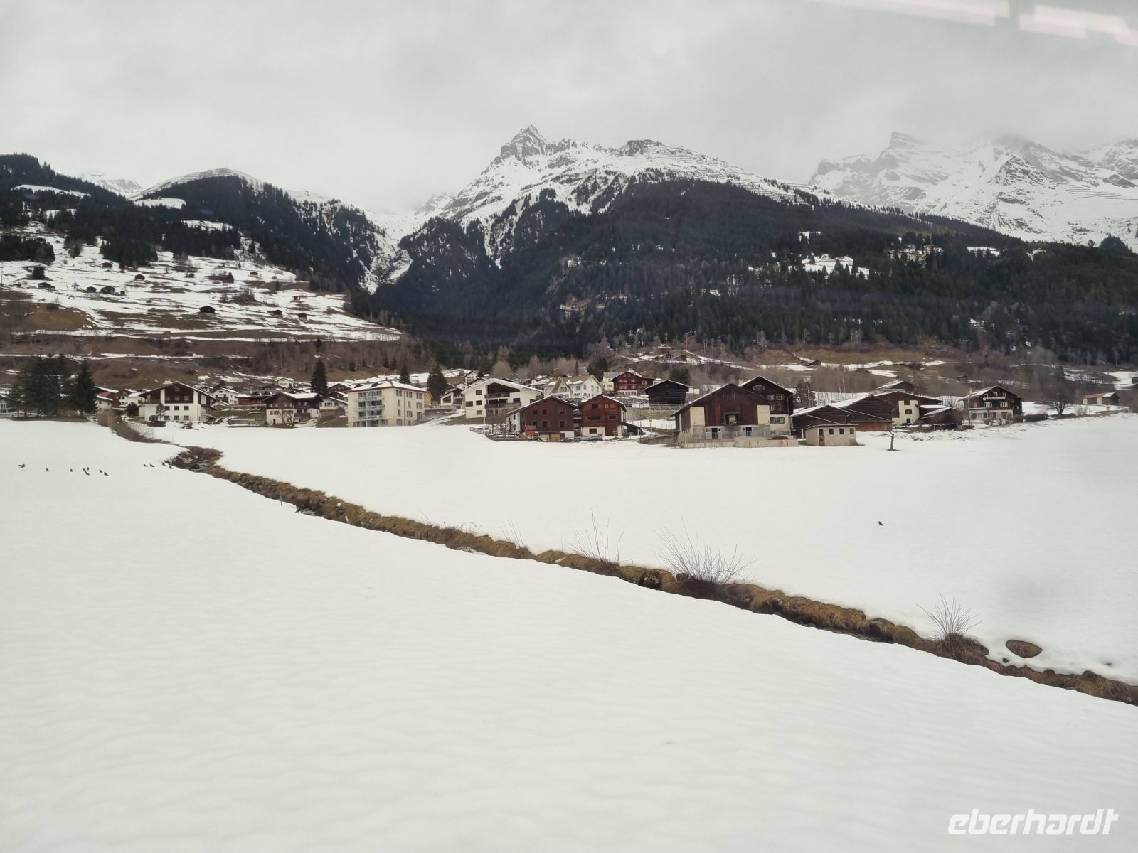 Fahrt mit der Rhätischen Bahn auf der Strecke des Glacier-Express - Vorderrheintal (Surselva)