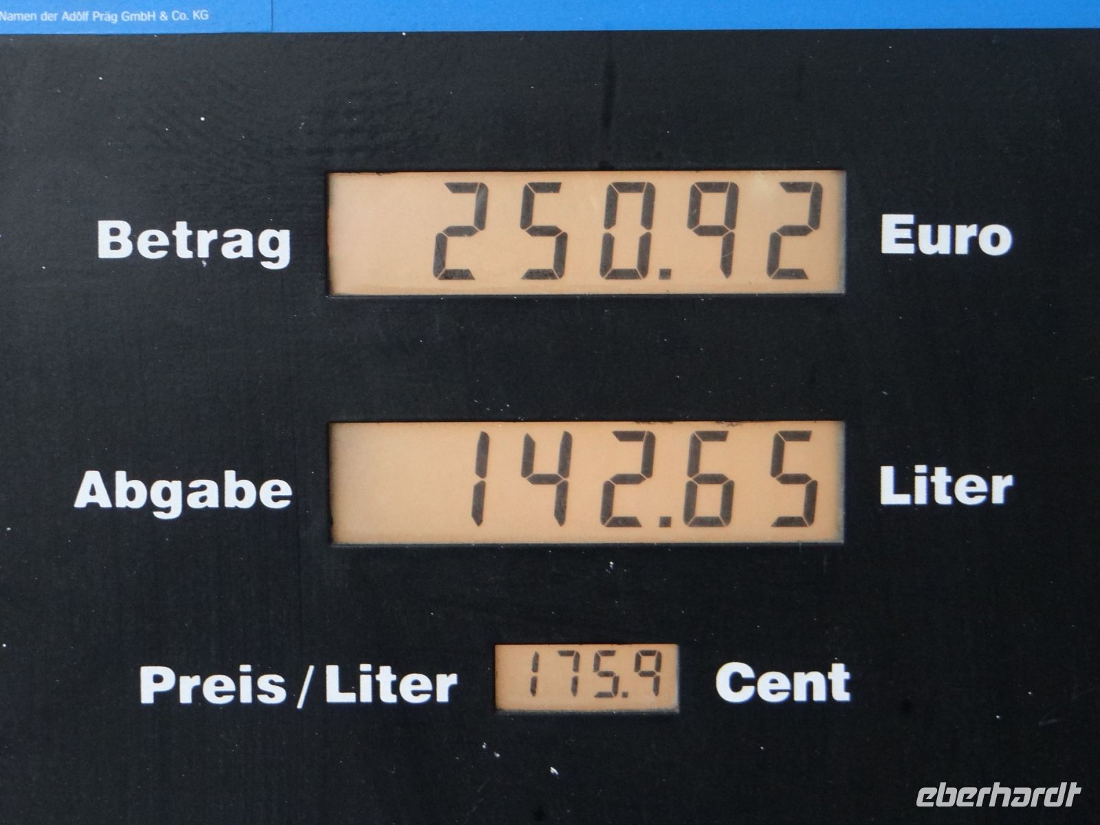 Viele Liter passen in einen Bus.