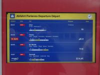 Bernina Express, in Tiefencastel ist unser Zug nach Tirano angezeigt. 