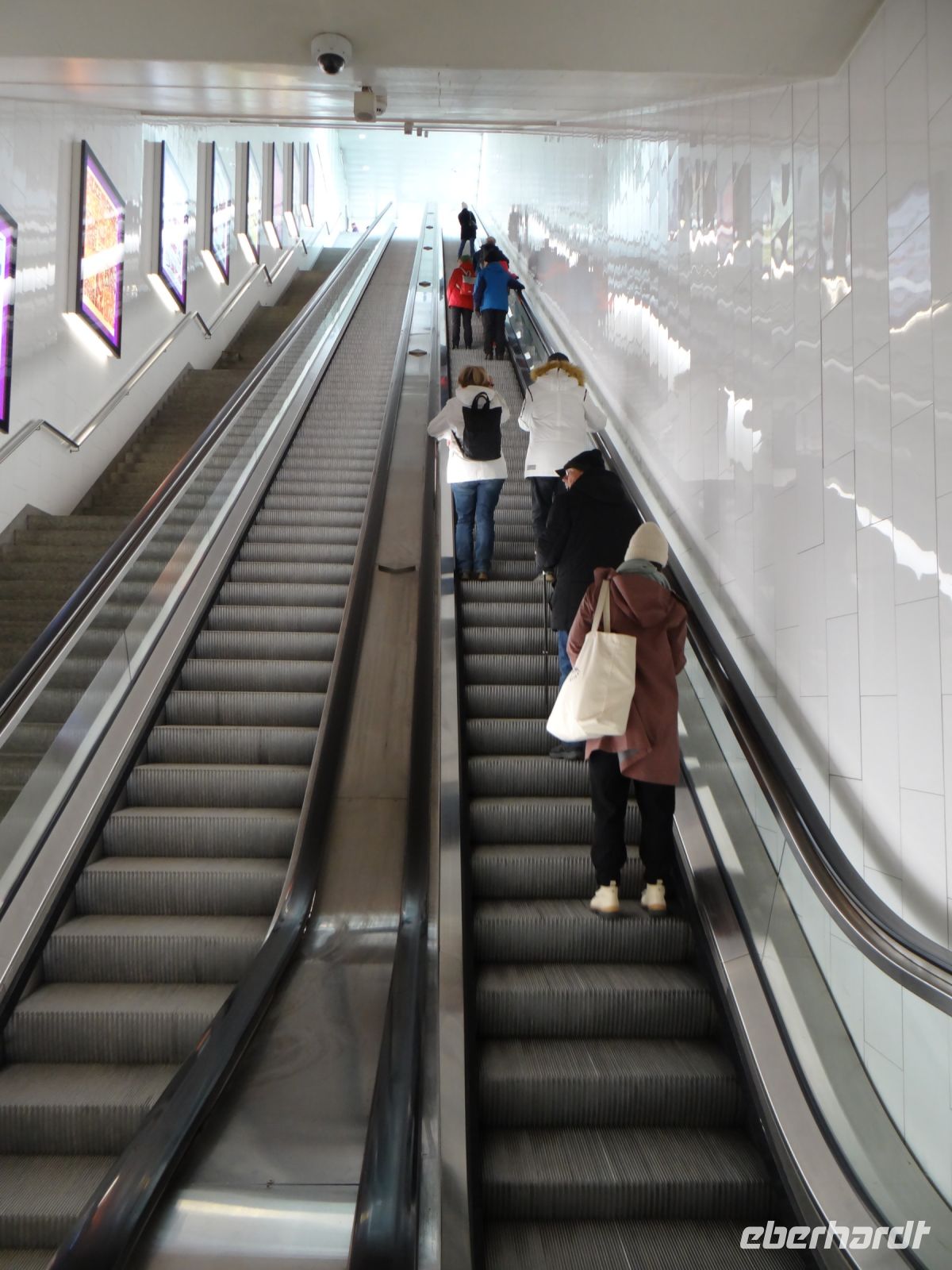 St. Moritz, mit dieser Rolltreppe geht es in den Himmel des Jetset.