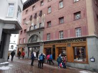 St. Moritz, die Konditorei Hanselmann ist bei dem Wetter die richtige Anlaufstelle.