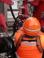 Glacier Express, in Disentis wird die Lok gewechselt, denn nun geht es mit Hilfe der Zahnstange bergauf.