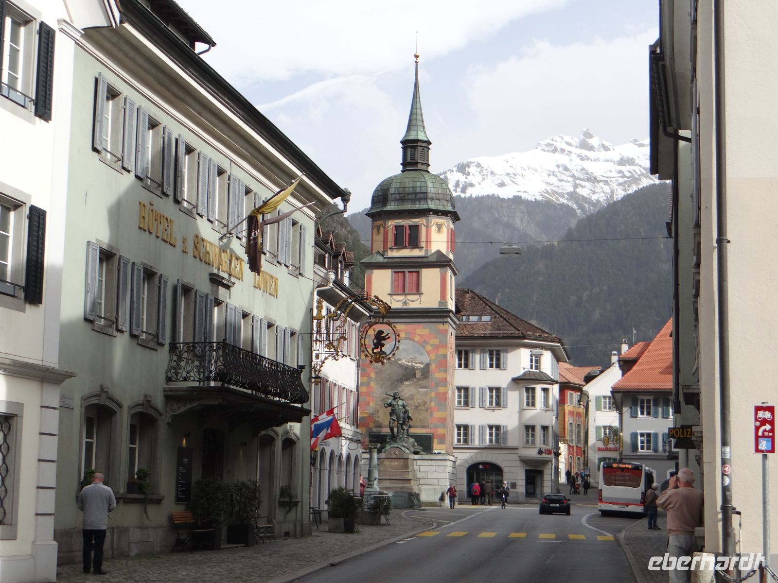Altdorf, ruhige Straße am Karfreitag mit Panoramablick