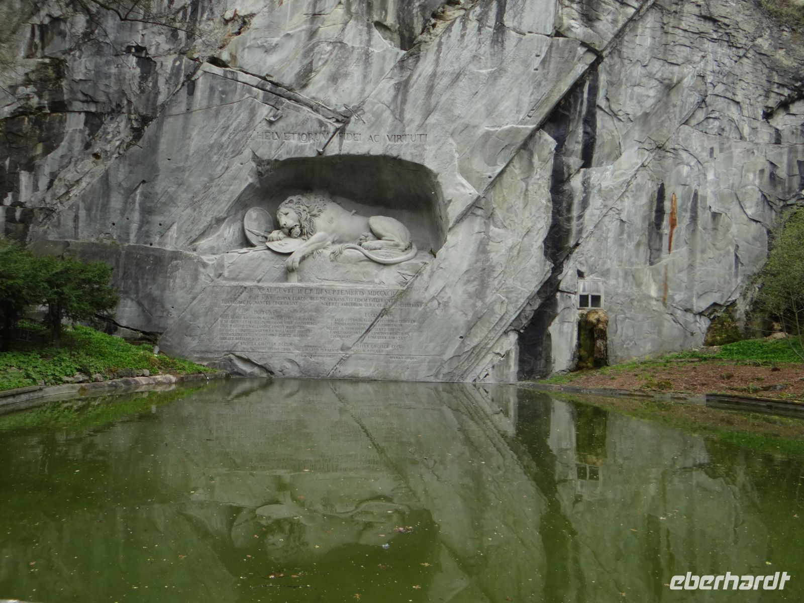 Luzern, das Löwendenkmal erinnert an die am 10.8.1792 beim Tuileriensturm in Paris gefallenen Schweizergardisten.