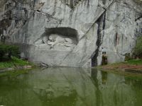 Luzern, das Löwendenkmal erinnert an die am 10.8.1792 beim Tuileriensturm in Paris gefallenen Schweizergardisten.
