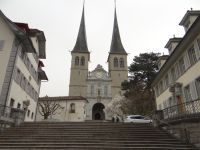 Luzern, die Hofkirche St. Leodegar ist eines der Wahrzeichen der Stadt.