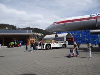Luzern, Verkehrshaus, das Flugzeug passt nicht in die Halle und steht draußen.
