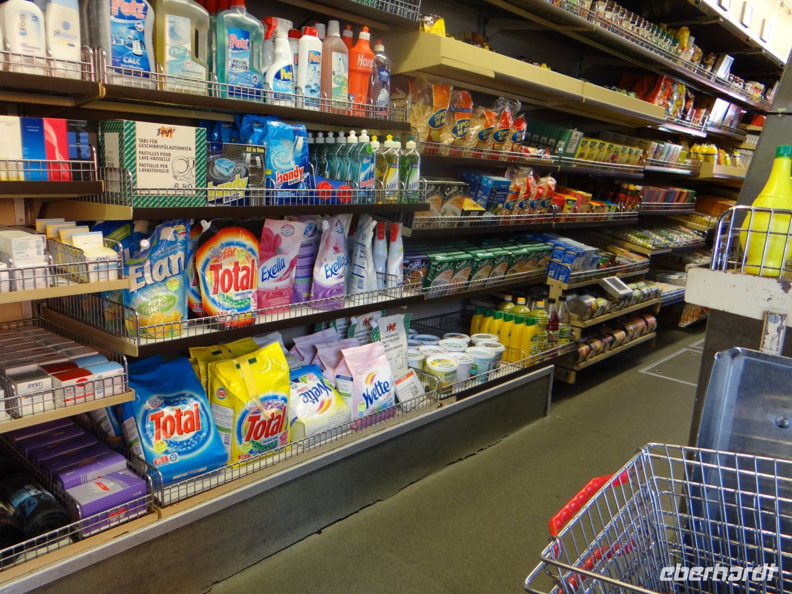 Luzern, Verkehrshaus, der Verkaufswagen der Migros für die Dörfer war super sortiert. Schade, dass es ihn nicht mehr gibt. 