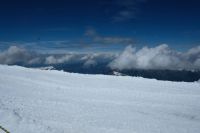 Die Berge in den Wolken