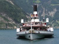 Vom Panoramazug auf den Schaufelraddampfer – das gehört zu einer Reise durch ein Bilderbuchland dazu.