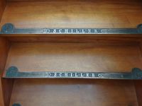 Sollte man nicht wissen, auf welchem Schiff man ist, weil man vor lauter Schönheit schon ganz high ist – ein Blick auf die Stufen genügt.