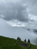 Wolkenfetzen mit Bergblick