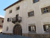 087 Engadin-Rundfahrt -Zuos mit typischen Engadiner Häusern