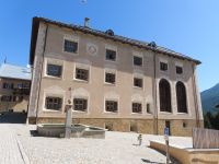 088 Engadin-Rundfahrt -Zuos mit typischen Engadiner Häusern