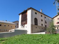 094 Engadin-Rundfahrt -Zuos mit typischen Engadiner Häusern