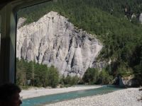 135 Fahrt mit dem Glacier Express - Fahrt durch die Rheinschlucht