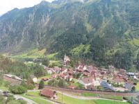 371 Fahrt mit dem Gotthard Panorama Express von Flüelen nach Bellizona - Kirche von Wassen